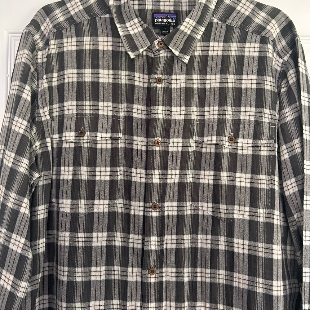 Patagonia Men's Long-Sleeved Steersman Boondocks Ink Black Plaid Shirt - Picture 2 of 7